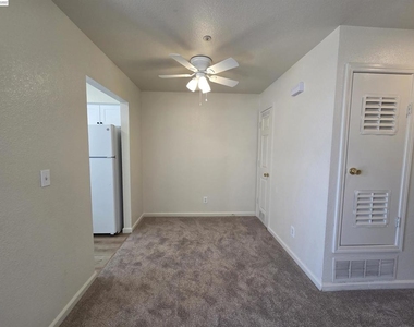 2255 Chestnut St - Photo Thumbnail 5