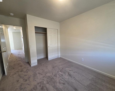 2255 Chestnut St - Photo Thumbnail 18
