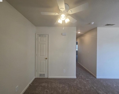 2255 Chestnut St - Photo Thumbnail 26