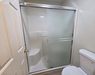 2255 Chestnut St - Photo Thumbnail 11