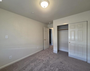 2255 Chestnut St - Photo Thumbnail 19