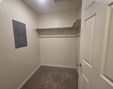 2255 Chestnut St - Photo Thumbnail 38
