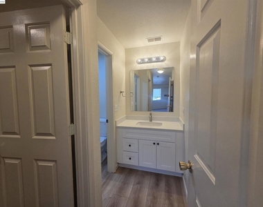 2255 Chestnut St - Photo Thumbnail 39