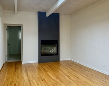 1123 10th Street - Photo Thumbnail 13