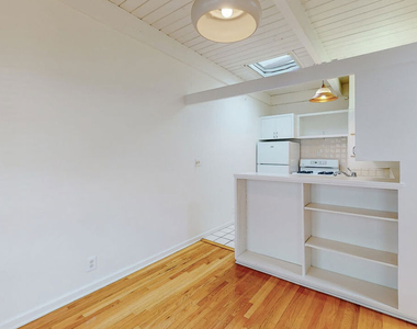 1123 10th Street - Photo Thumbnail 6