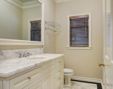 149 S Rodeo Drive - Photo Thumbnail 12