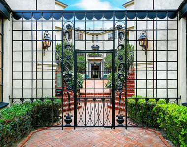 149 S Rodeo Drive - Photo Thumbnail 19