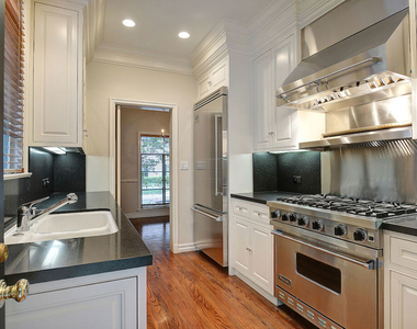 149 S Rodeo Drive - Photo Thumbnail 10