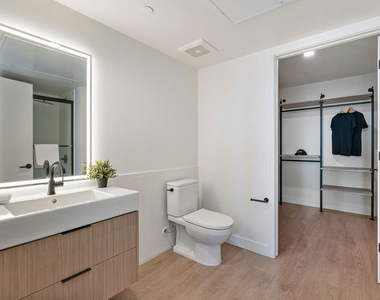 10700 Tabor Street - Photo Thumbnail 11