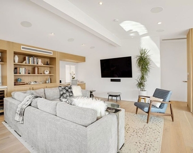 302 Ashland Avenue - Photo Thumbnail 14