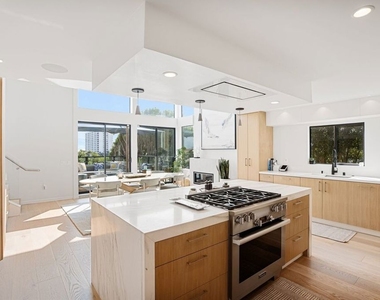 302 Ashland Avenue - Photo Thumbnail 2