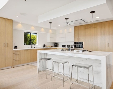 302 Ashland Avenue - Photo Thumbnail 5