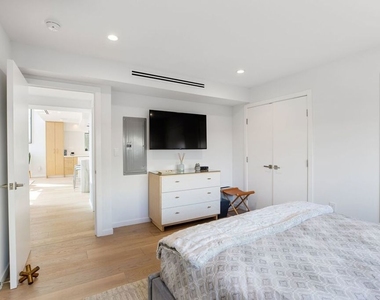 302 Ashland Avenue - Photo Thumbnail 28