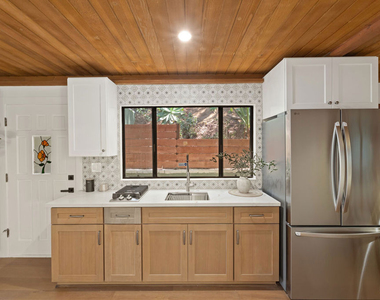 8506 Oak Court - Photo Thumbnail 12