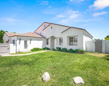 3260 N Avenida San Gabriel Rd - Photo Thumbnail 55
