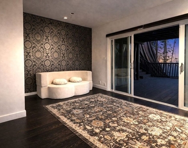 8810 Hollywood Boulevard - Photo Thumbnail 16