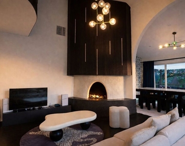 8810 Hollywood Boulevard - Photo Thumbnail 20