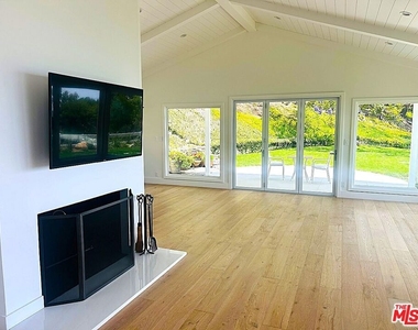 20645 Seaboard Road - Photo Thumbnail 3