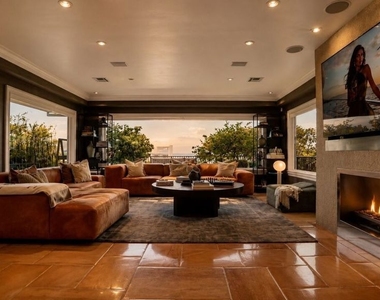 8740 W St Ives Drive - Photo Thumbnail 9