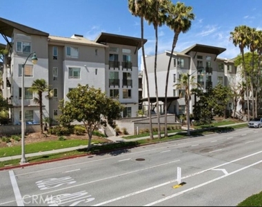6400 Crescent Parkway - Photo Thumbnail 2