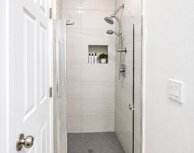 2927 S Catalina Street - Photo Thumbnail 13