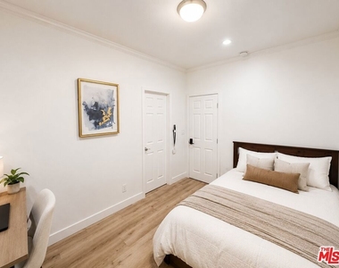 2927 S Catalina Street - Photo Thumbnail 8