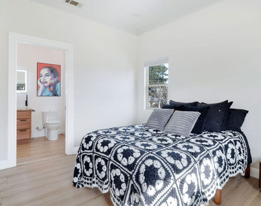 5136 Berryman Avenue - Photo Thumbnail 38