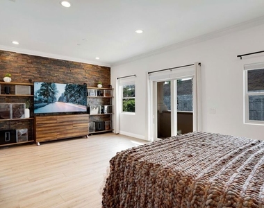 5136 Berryman Avenue - Photo Thumbnail 42