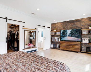 5136 Berryman Avenue - Photo Thumbnail 44