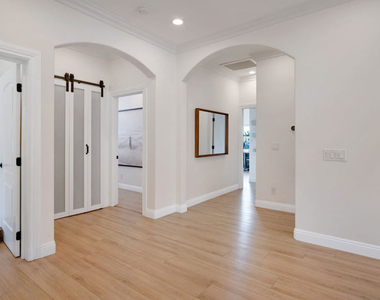 5136 Berryman Avenue - Photo Thumbnail 33