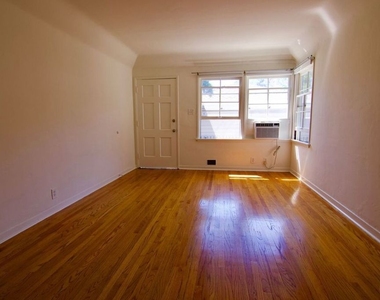 2916 Reservoir - Photo Thumbnail 1