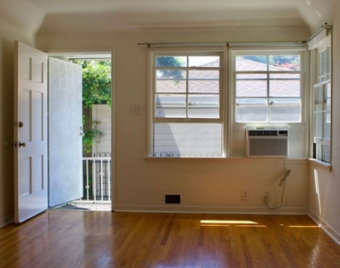 2916 Reservoir - Photo Thumbnail 3