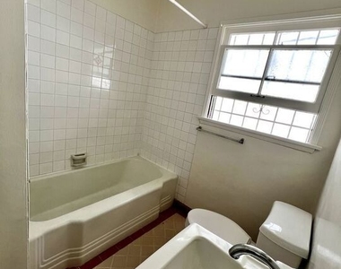2916 Reservoir - Photo Thumbnail 16