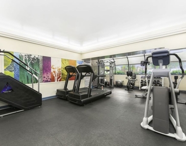 1155 N La Cienega Boulevard - Photo Thumbnail 35