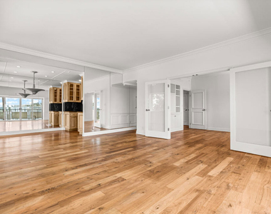 1155 N La Cienega Boulevard - Photo Thumbnail 4