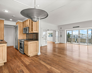 1155 N La Cienega Boulevard - Photo Thumbnail 3