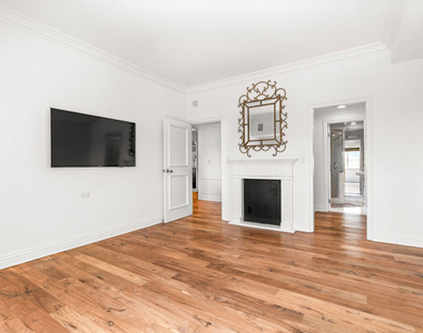 1155 N La Cienega Boulevard - Photo Thumbnail 15