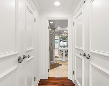 1155 N La Cienega Boulevard - Photo Thumbnail 18