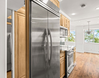 1155 N La Cienega Boulevard - Photo Thumbnail 10
