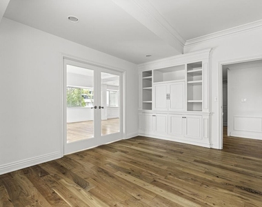 1155 N La Cienega Boulevard - Photo Thumbnail 23