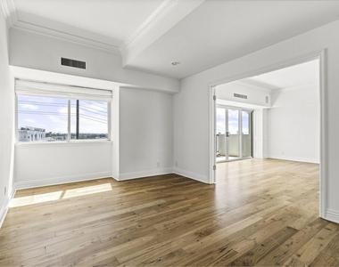 1155 N La Cienega Boulevard - Photo Thumbnail 22