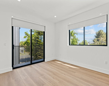 5839 Kester Avenue - Photo Thumbnail 11
