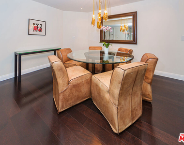 1037 N Vista Street - Photo Thumbnail 5