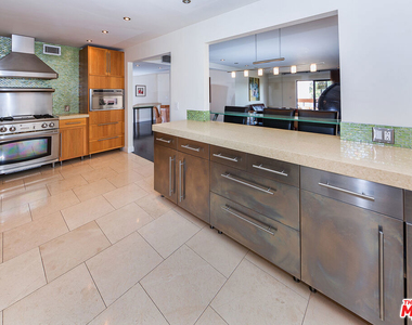 1037 N Vista Street - Photo Thumbnail 1