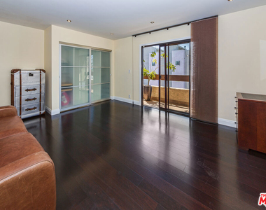 1037 N Vista Street - Photo Thumbnail 12