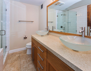 1037 N Vista Street - Photo Thumbnail 9