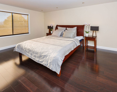 1037 N Vista Street - Photo Thumbnail 8