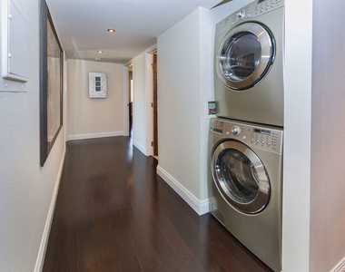 1037 N Vista Street - Photo Thumbnail 6