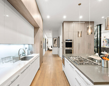 610 N Stanley Avenue - Photo Thumbnail 18