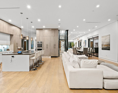 610 N Stanley Avenue - Photo Thumbnail 14